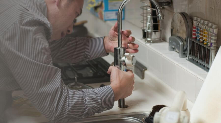 Expert burst pipe repair services in Bolivar, OH